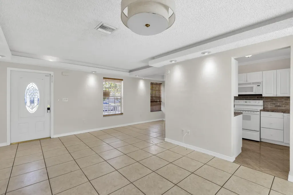 261 NE 42nd Street Deerfield Beach FL 33064