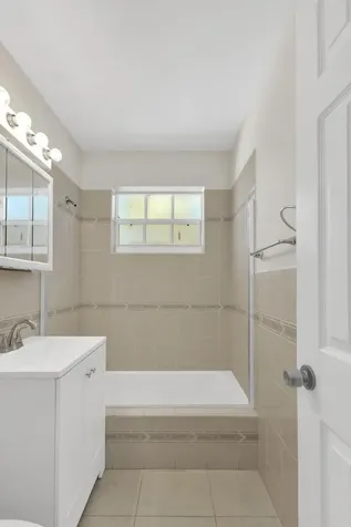 261 NE 42nd Street Deerfield Beach FL 33064