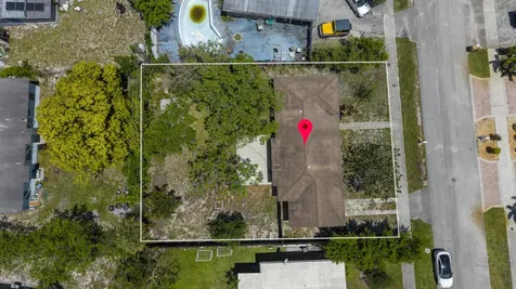 261 NE 42nd Street Deerfield Beach FL 33064