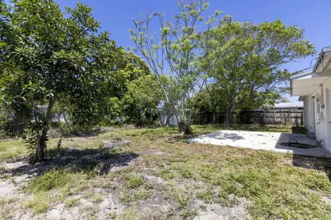 261 NE 42nd Street Deerfield Beach FL 33064