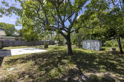 261 NE 42nd Street Deerfield Beach FL 33064