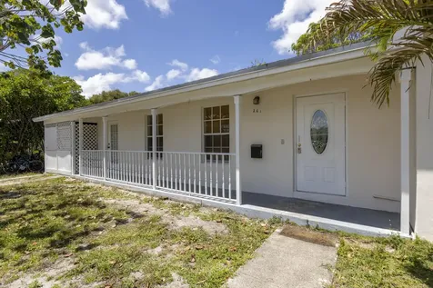 261 NE 42nd Street Deerfield Beach FL 33064