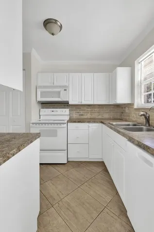 261 NE 42nd Street Deerfield Beach FL 33064
