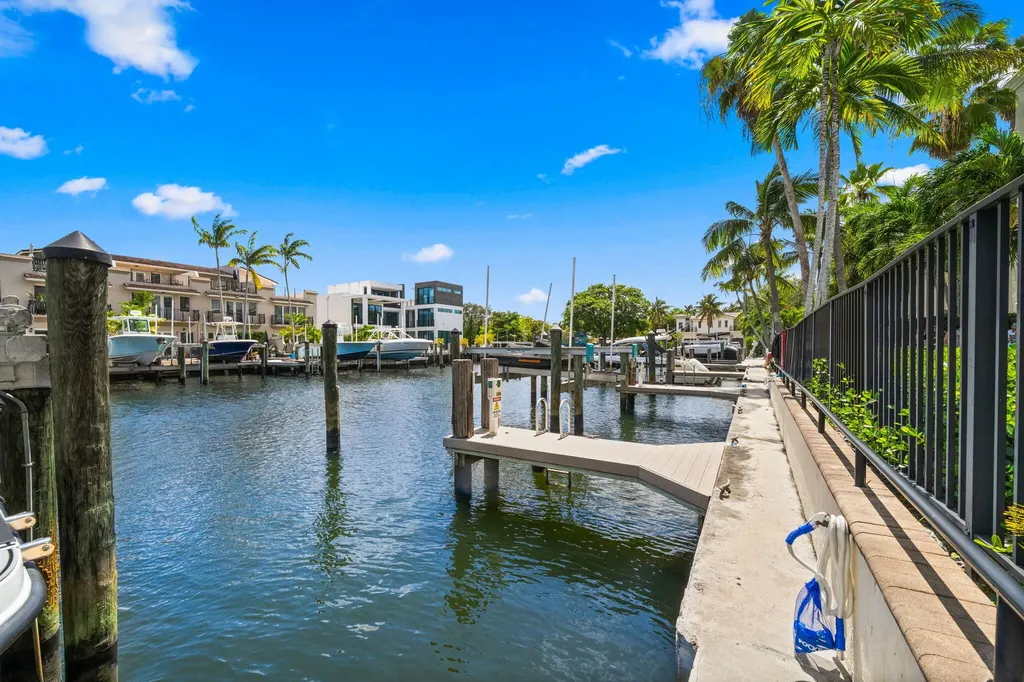 2720 NE 15th Street Fort Lauderdale FL 33304