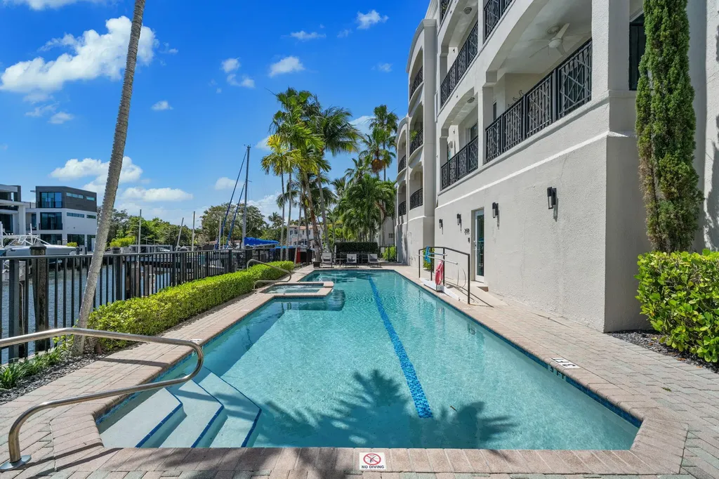 2720 NE 15th Street Fort Lauderdale FL 33304