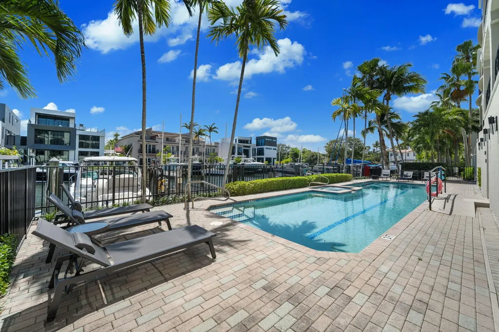 2720 NE 15th Street Fort Lauderdale FL 33304