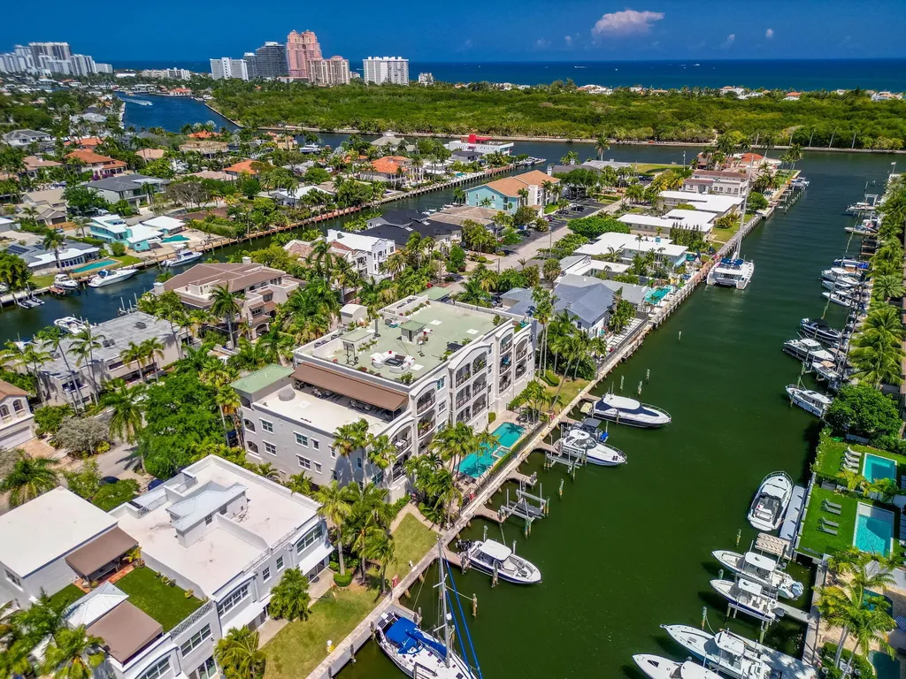 2720 NE 15th Street Fort Lauderdale FL 33304