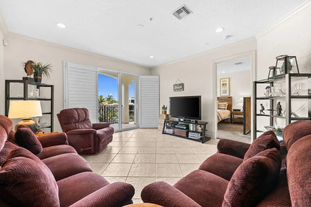 2720 NE 15th Street Fort Lauderdale FL 33304