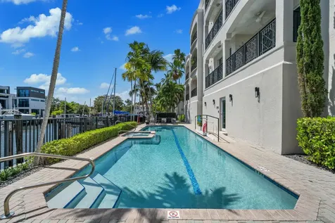 2720 NE 15th Street Fort Lauderdale FL 33304