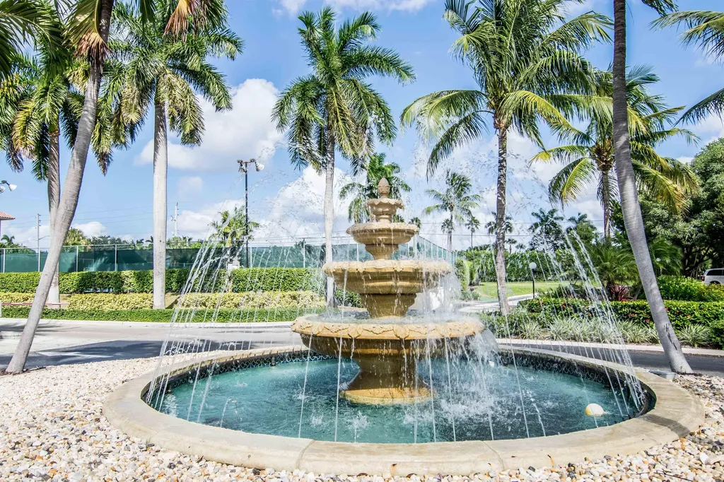 4 Royal Palm Way Boca Raton FL 33432