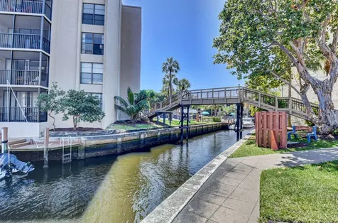 4 Royal Palm Way Boca Raton FL 33432