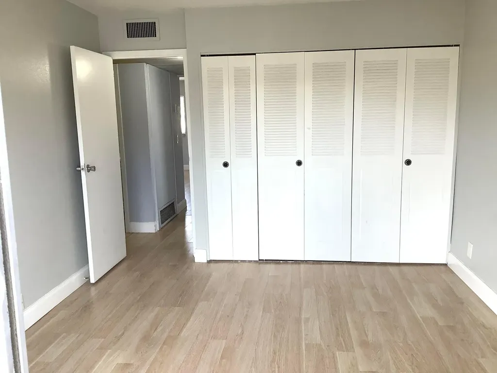 189 Saxony Delray Beach FL 33446