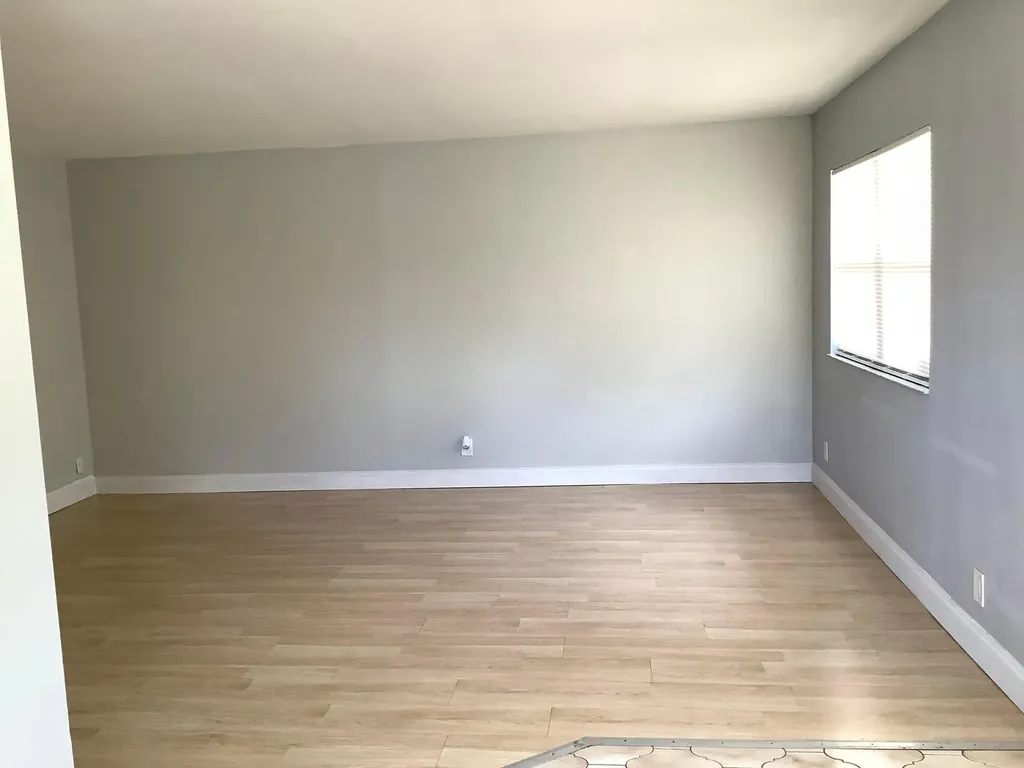 189 Saxony Delray Beach FL 33446