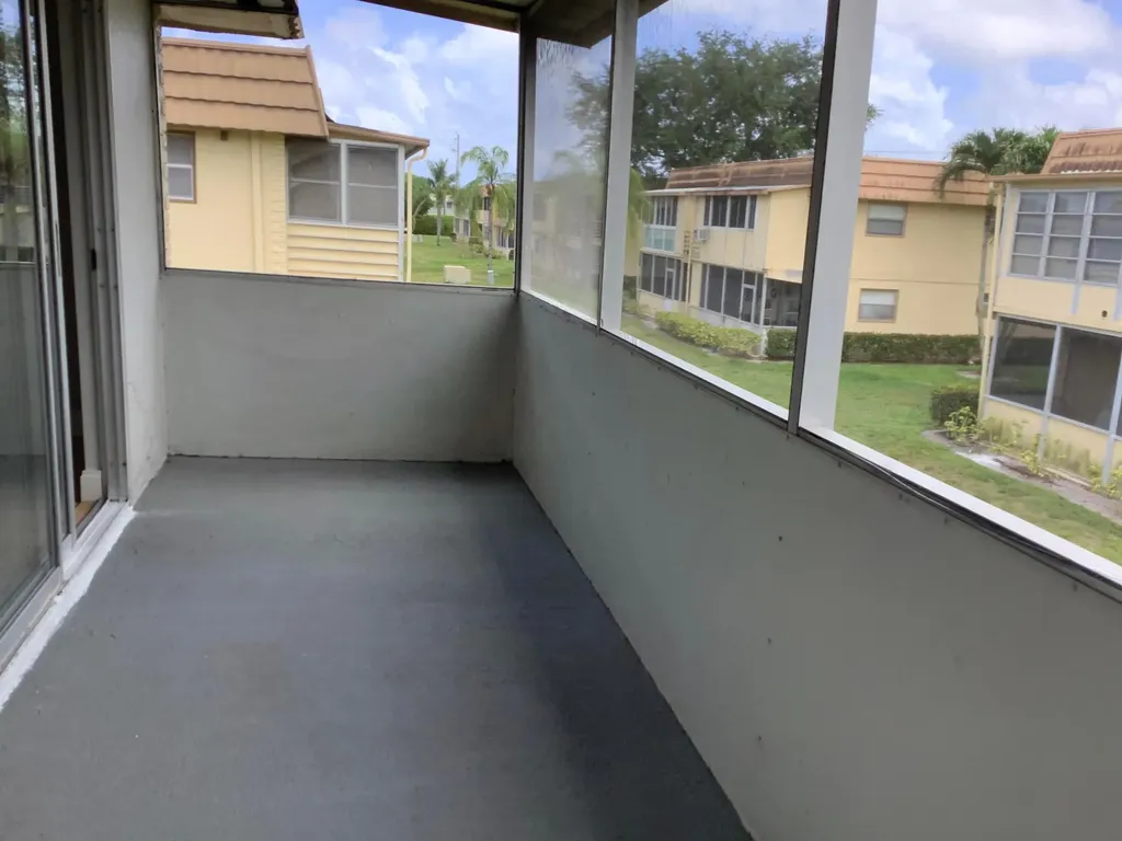 189 Saxony Delray Beach FL 33446