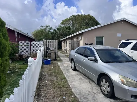 633 W 9th Street Riviera Beach FL 33404