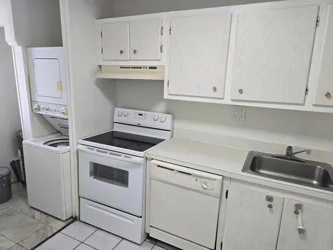 8060 N Colony Circle Tamarac FL 33321