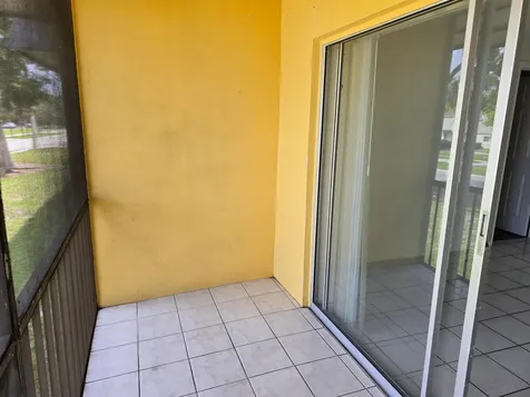 8060 N Colony Circle Tamarac FL 33321