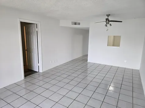 8060 N Colony Circle Tamarac FL 33321