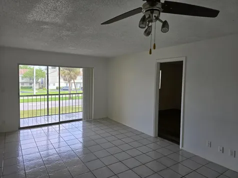 8060 N Colony Circle Tamarac FL 33321