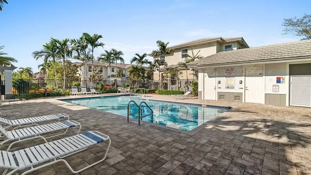 6989 Pines Circle Coconut Creek FL 33073
