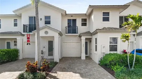 6989 Pines Circle Coconut Creek FL 33073
