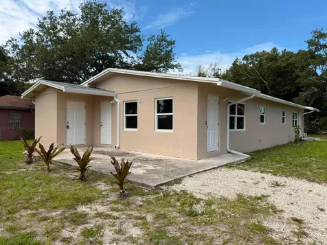 1127 Avenue E Fort Pierce FL 34950