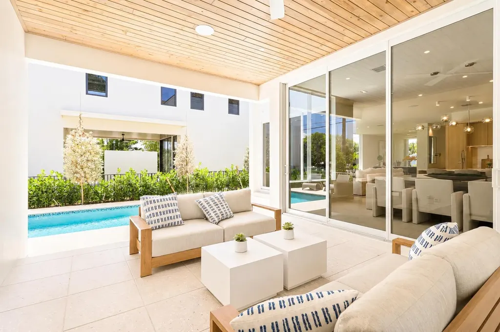 519 SE 4th Avenue Delray Beach FL 33483