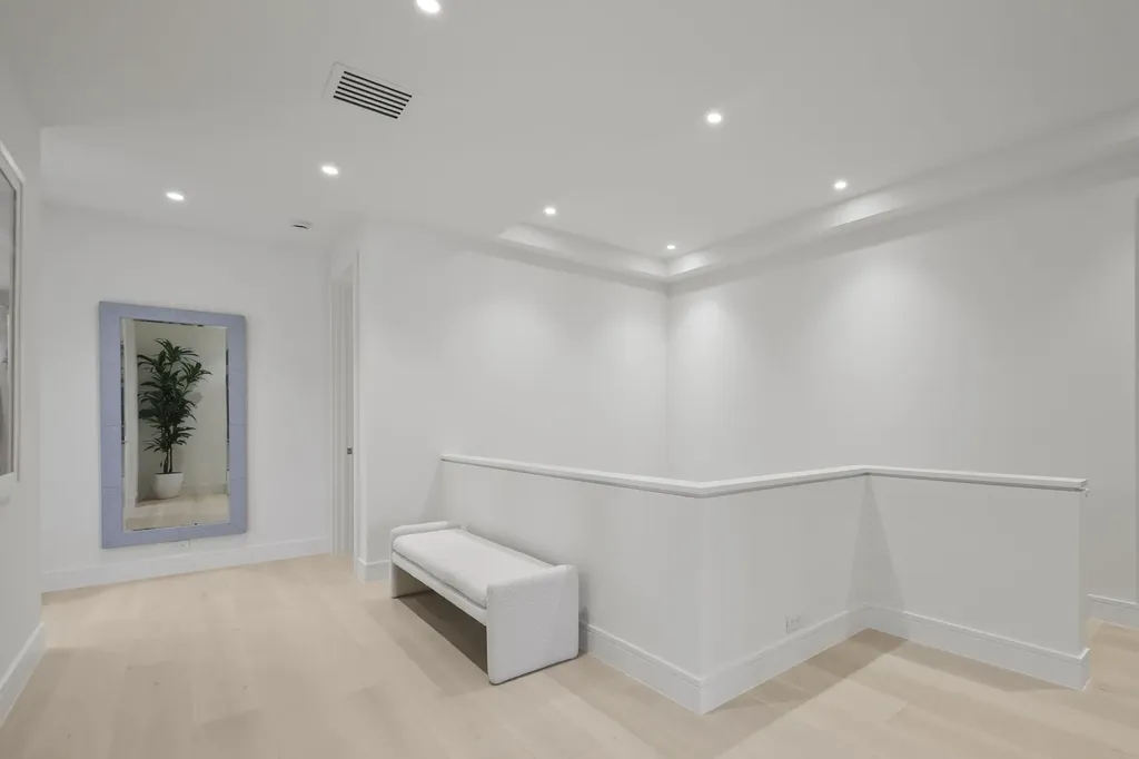 519 SE 4th Avenue Delray Beach FL 33483