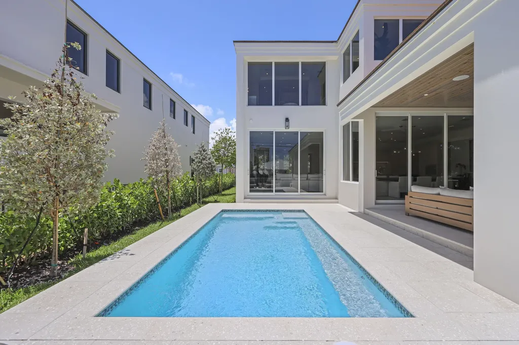519 SE 4th Avenue Delray Beach FL 33483