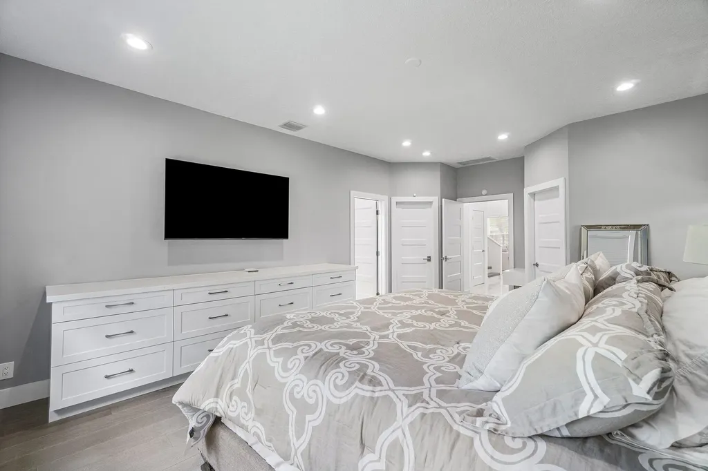 2404 NW 67th Street Boca Raton FL 33496
