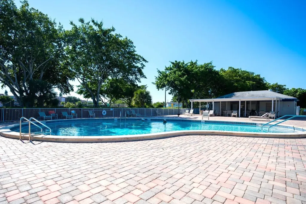 29 Richmond D Deerfield Beach FL 33442