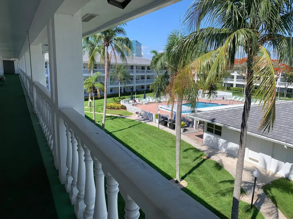2453 NE 51st Street Fort Lauderdale FL 33308