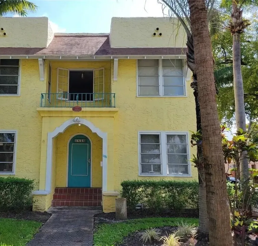 1852 Washington Street Hollywood FL 33020