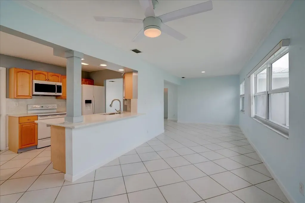 2086 SW 12th Avenue Boynton Beach FL 33426