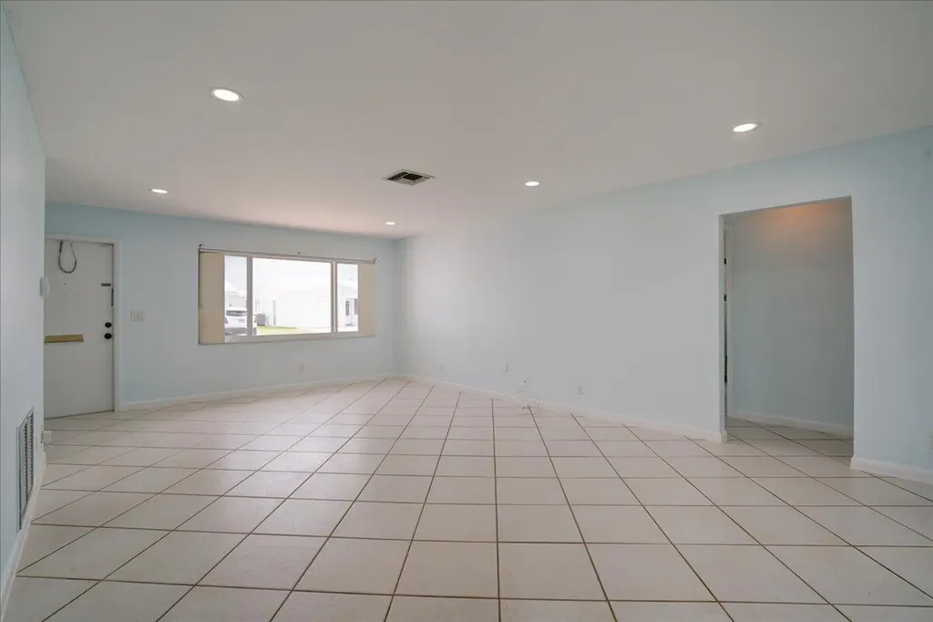 2086 SW 12th Avenue Boynton Beach FL 33426