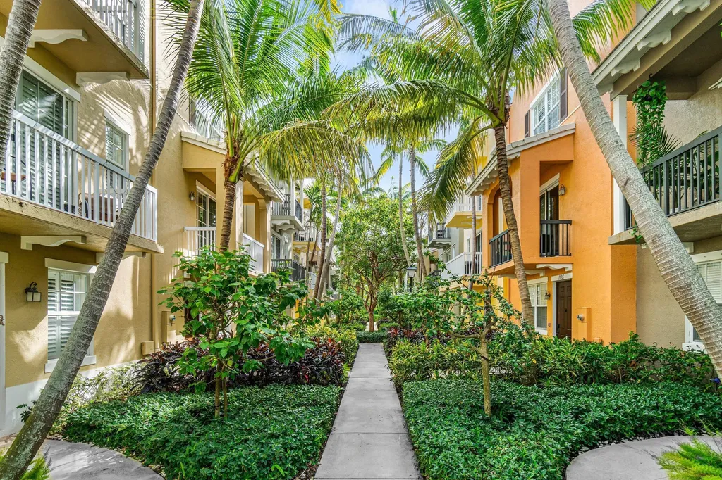 109 E Coda Circle Delray Beach FL 33444