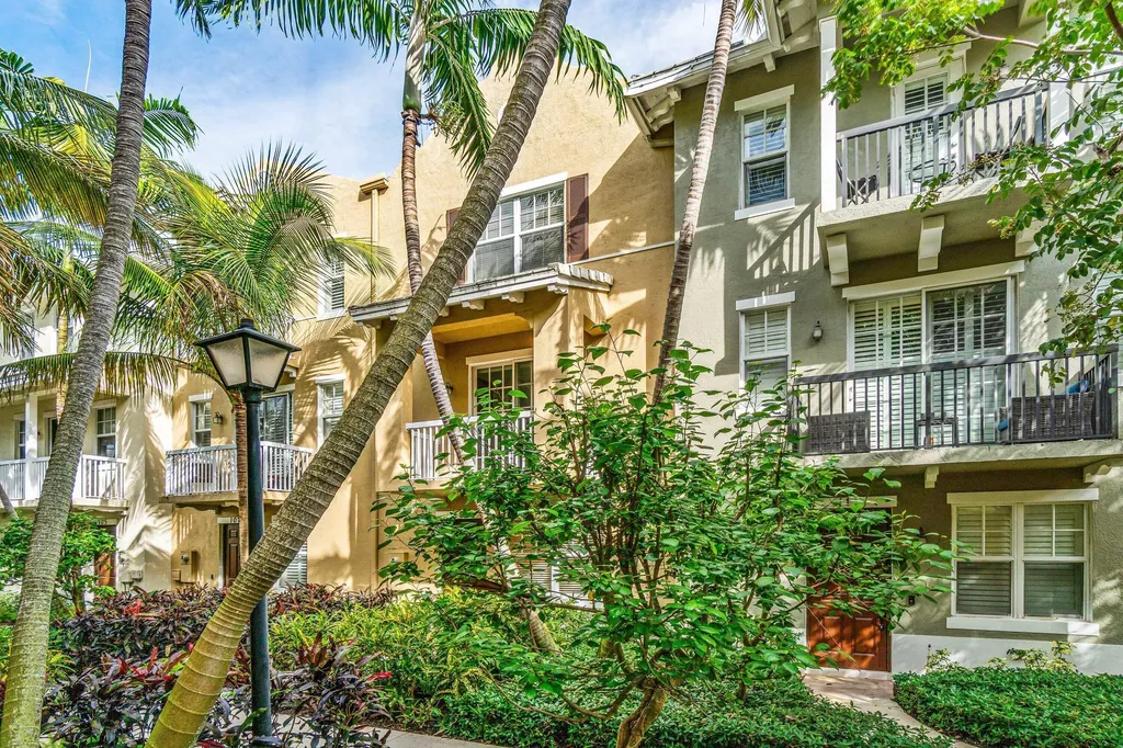 109 E Coda Circle Delray Beach FL 33444