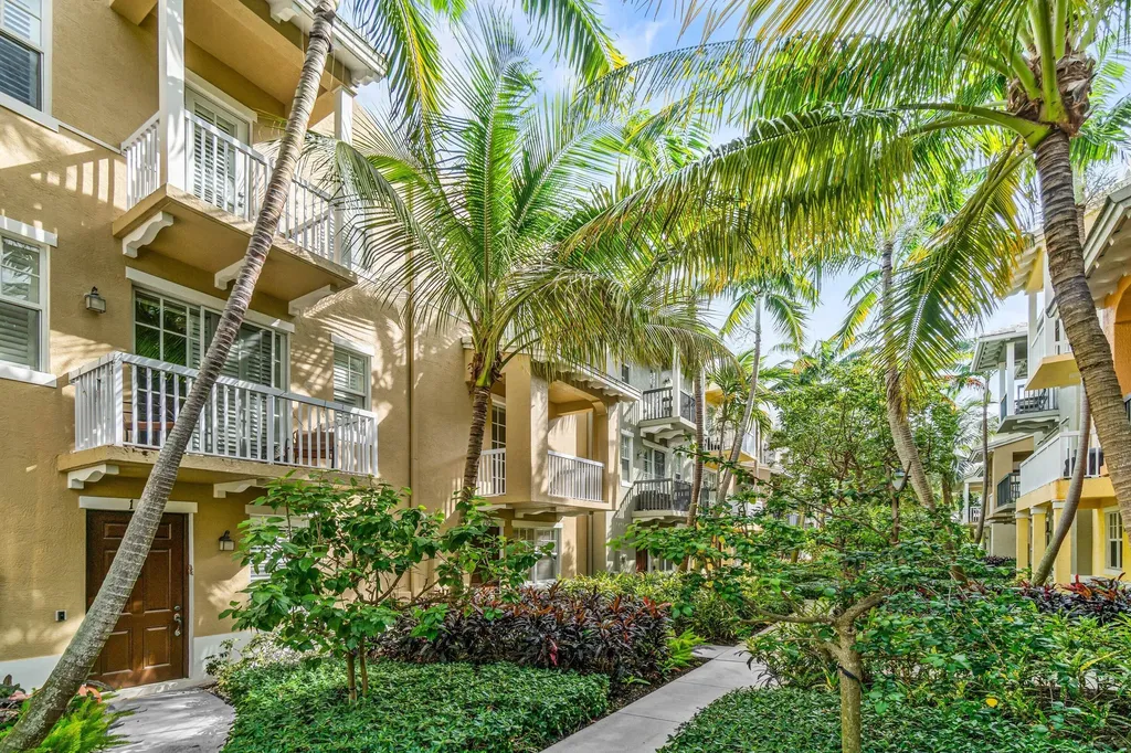 109 E Coda Circle Delray Beach FL 33444