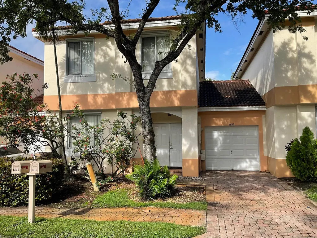 6639 Hidden Cove Drive Davie FL 33314