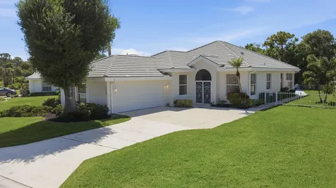7756 SE Bay Cedar Circle Hobe Sound FL 33455