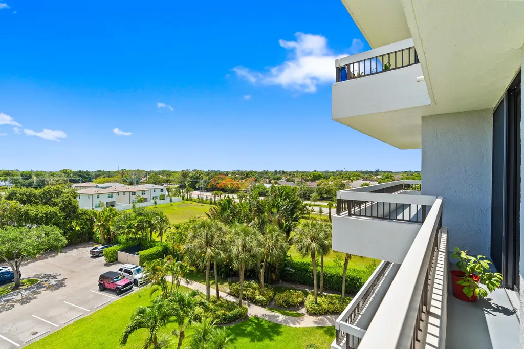 23200 Camino Del Mar Boca Raton FL 33433