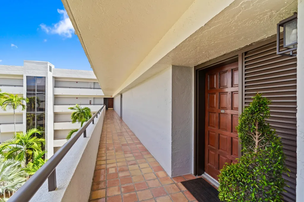 23200 Camino Del Mar Boca Raton FL 33433