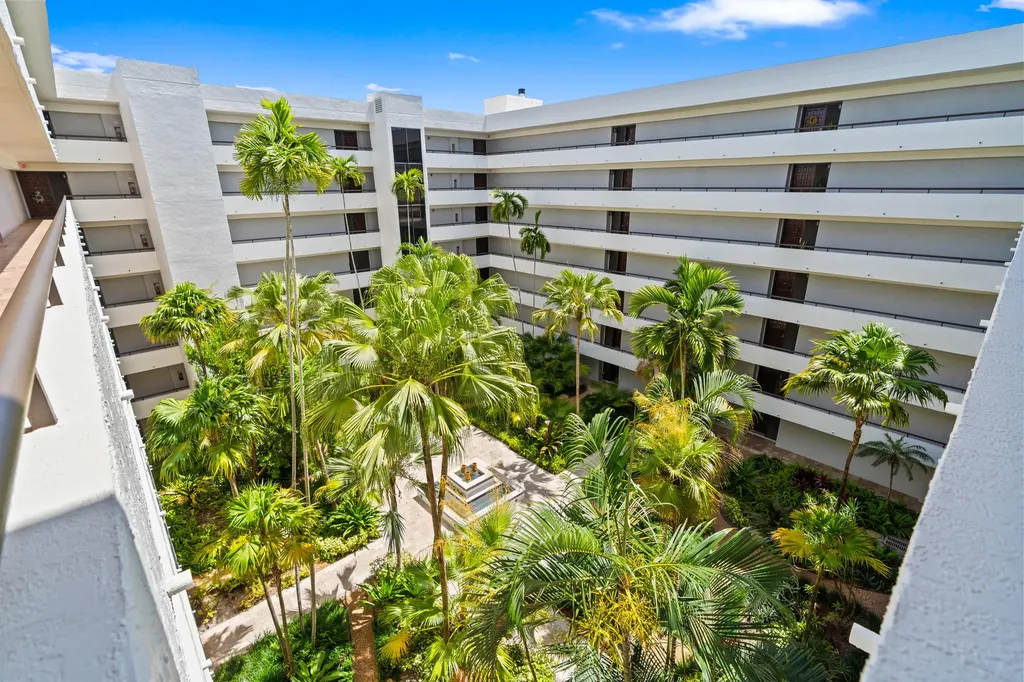 23200 Camino Del Mar Boca Raton FL 33433