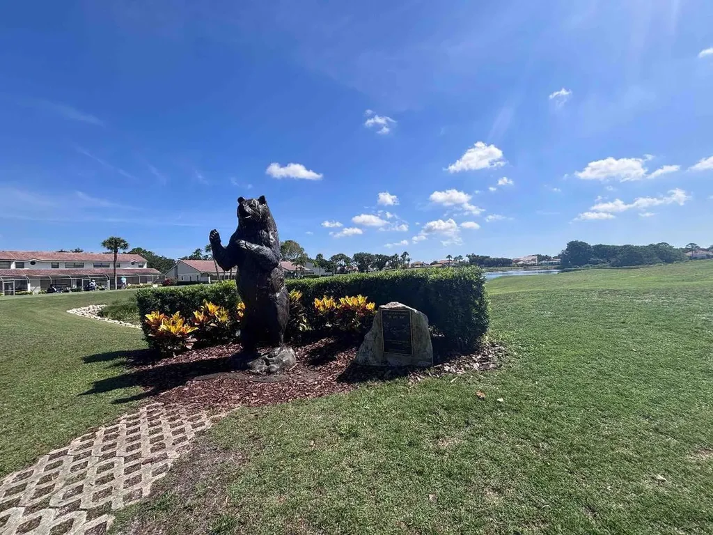 49 Vía Verona Palm Beach Gardens FL 33418
