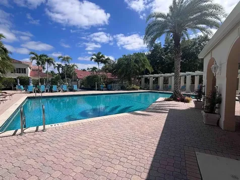49 Vía Verona Palm Beach Gardens FL 33418