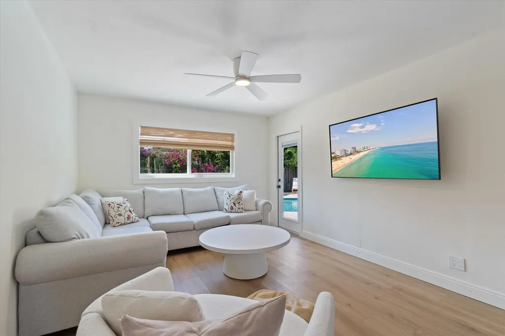 4921 NE 23rd Avenue Lighthouse Point FL 33064