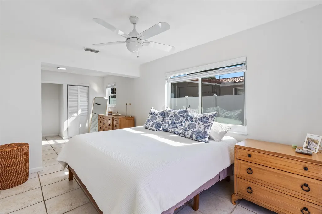 4921 NE 23rd Avenue Lighthouse Point FL 33064