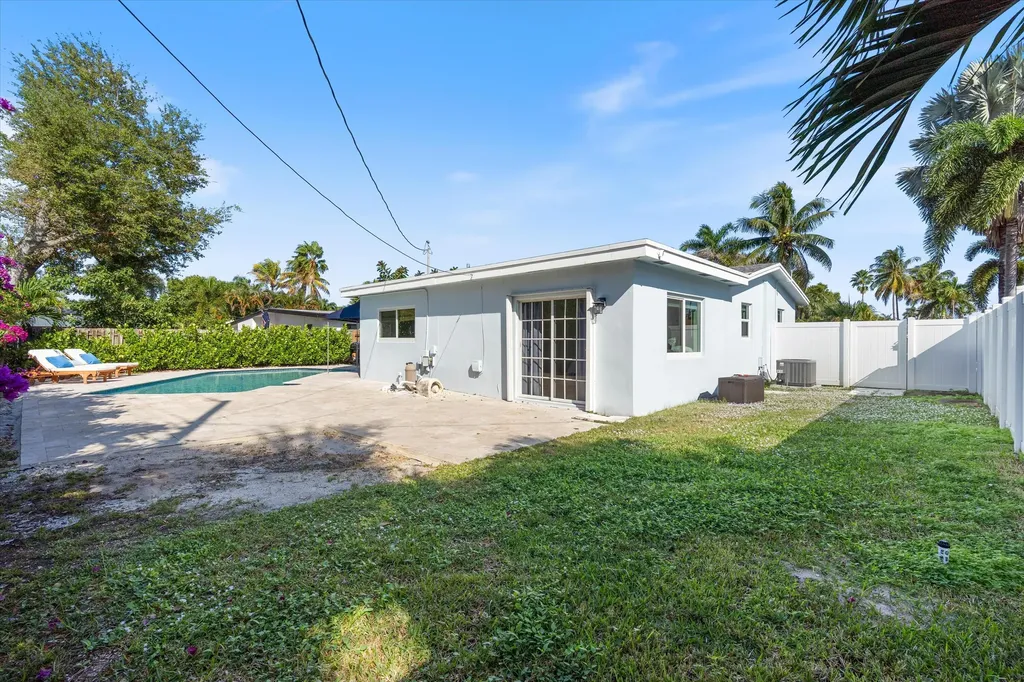 4921 NE 23rd Avenue Lighthouse Point FL 33064