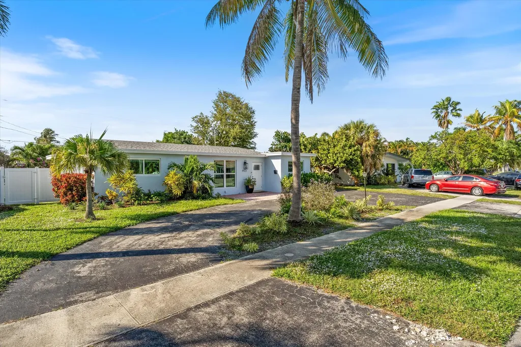 4921 NE 23rd Avenue Lighthouse Point FL 33064