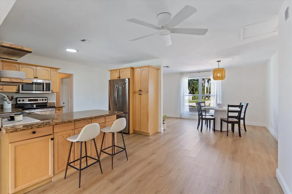 4921 NE 23rd Avenue Lighthouse Point FL 33064